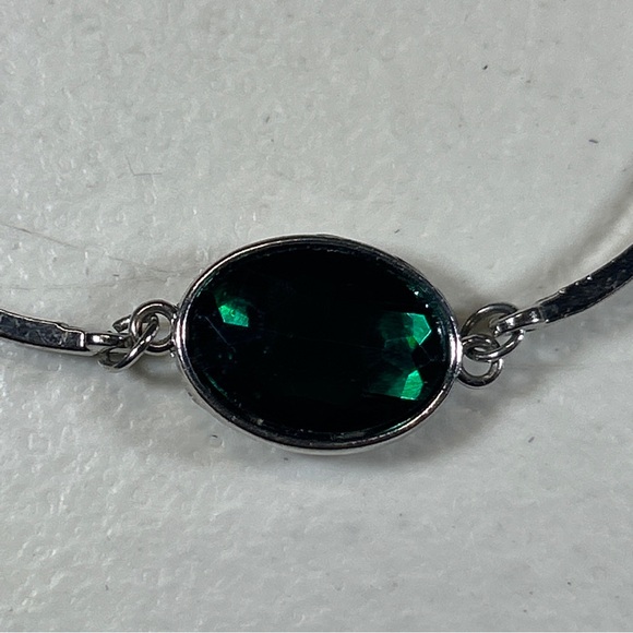 Lot of 2 Fashion Jewelry Bracelets Emerald Color on Silver/ Ruby Color on Silver - Picture 5 of 7